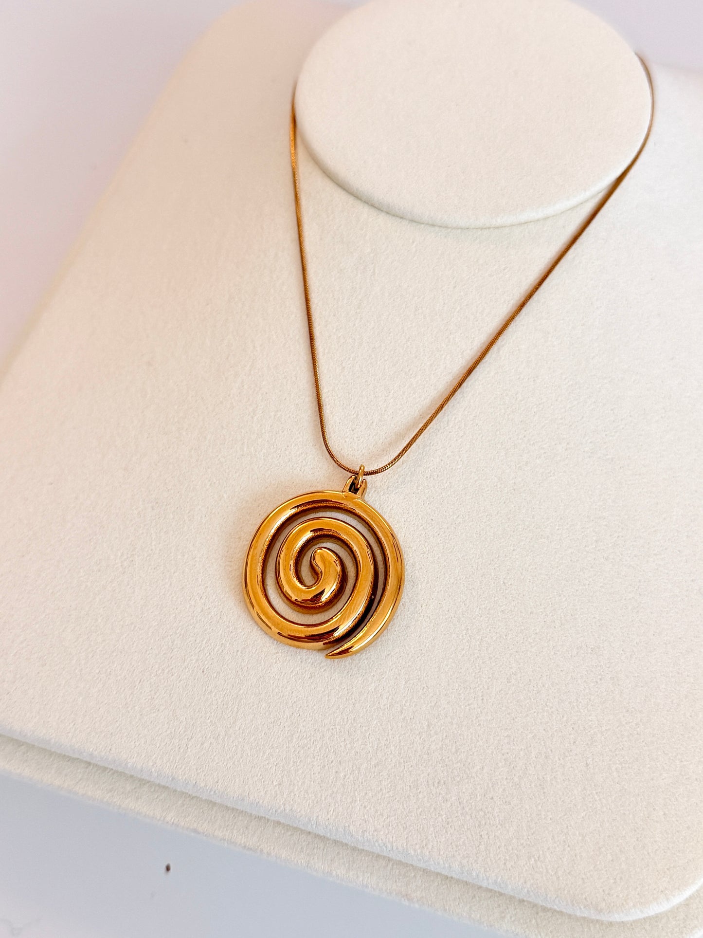 Swirl Pendant Necklace