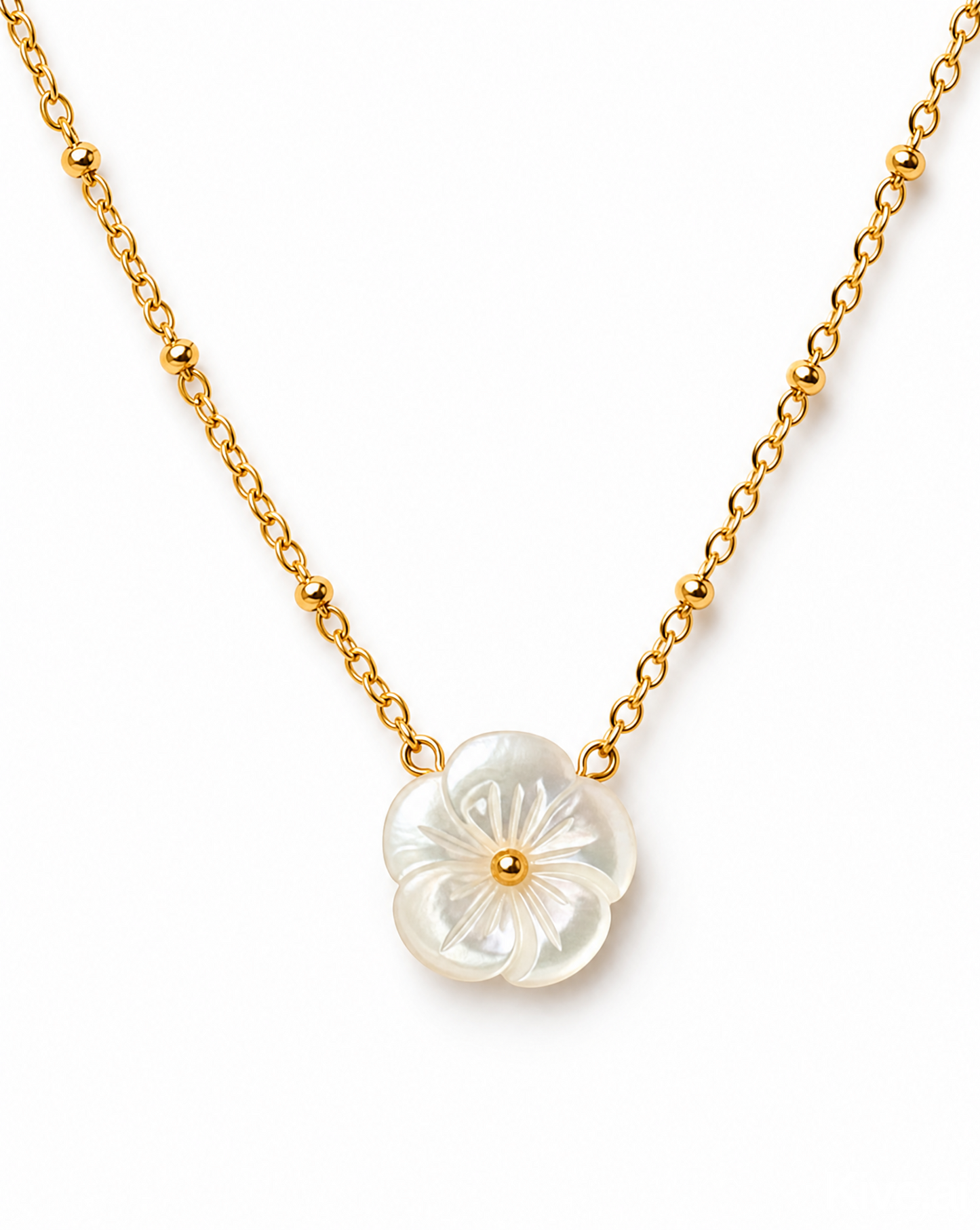 Mother of pearl Flower Necklace