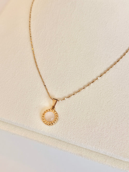 Mother of Pearl Pendant Necklace