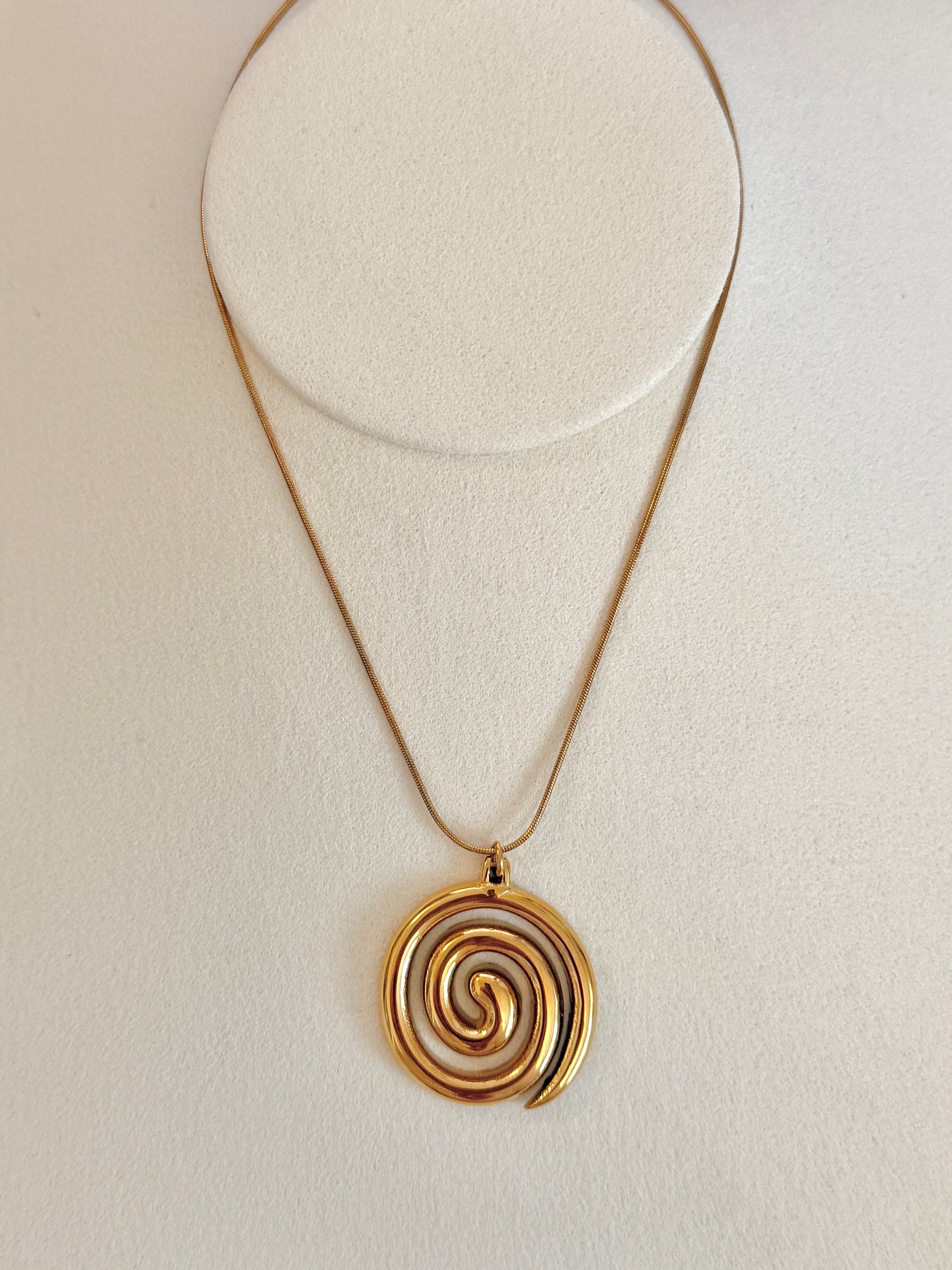 Swirl Pendant Necklace
