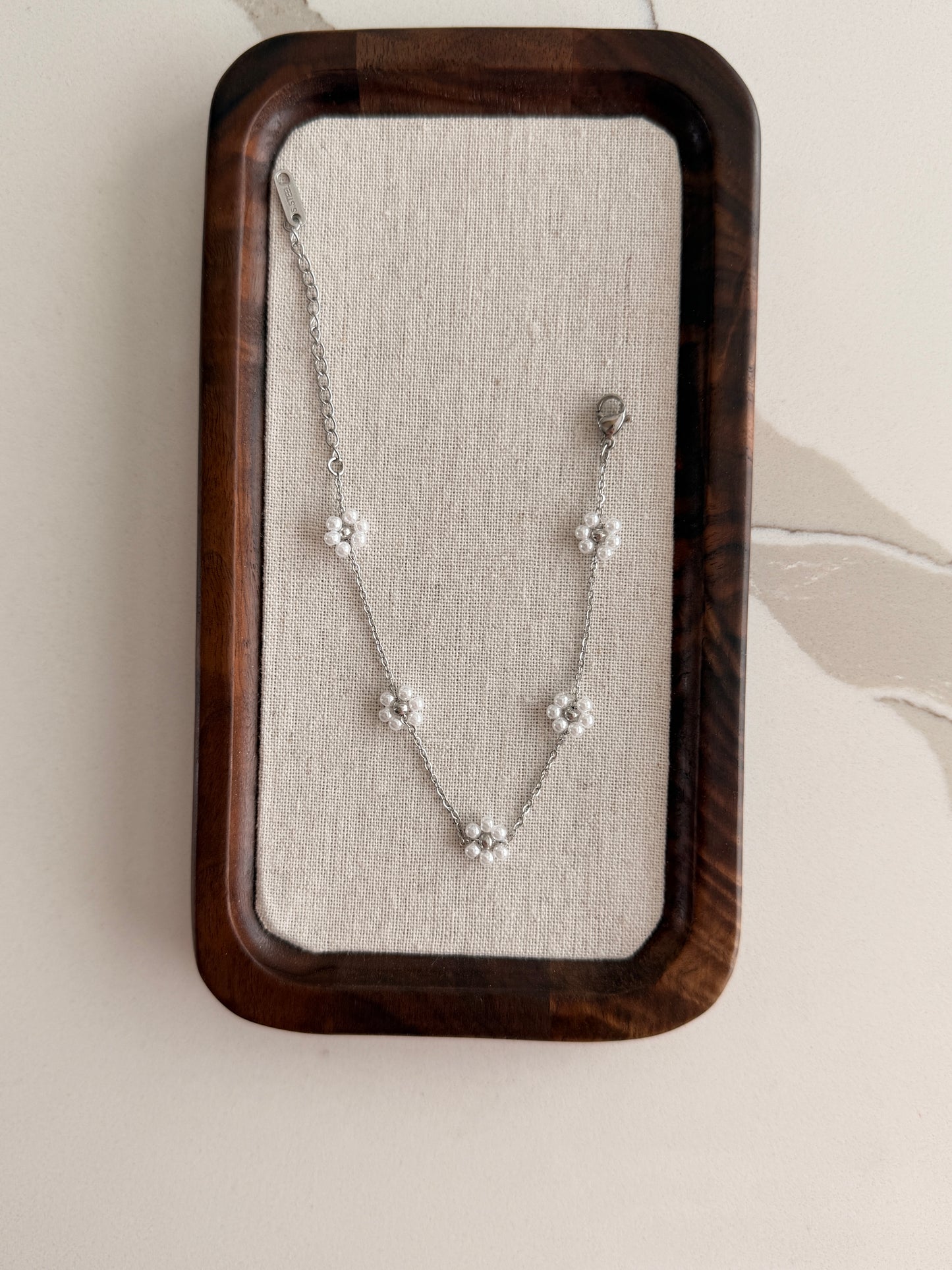 Pearly Daisy Bracelet