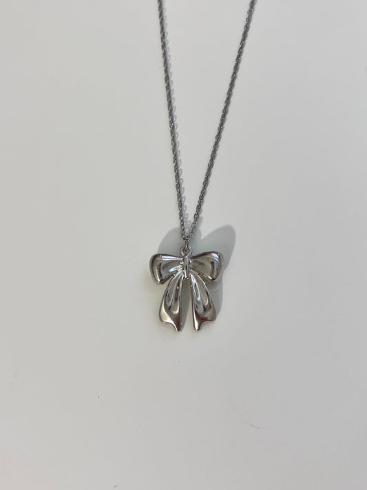 Butterfly Bow Tie Pendent Necklace