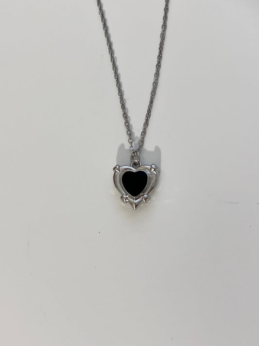 Noir Heart Pendent Necklace