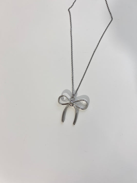 Minimalist Bow Tie Pendent Necklace
