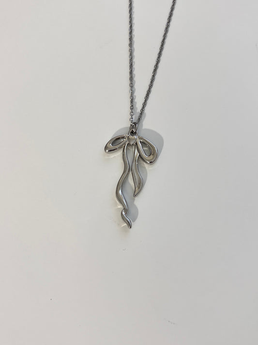 Jellyfish Bow Tie Pendent Necklace