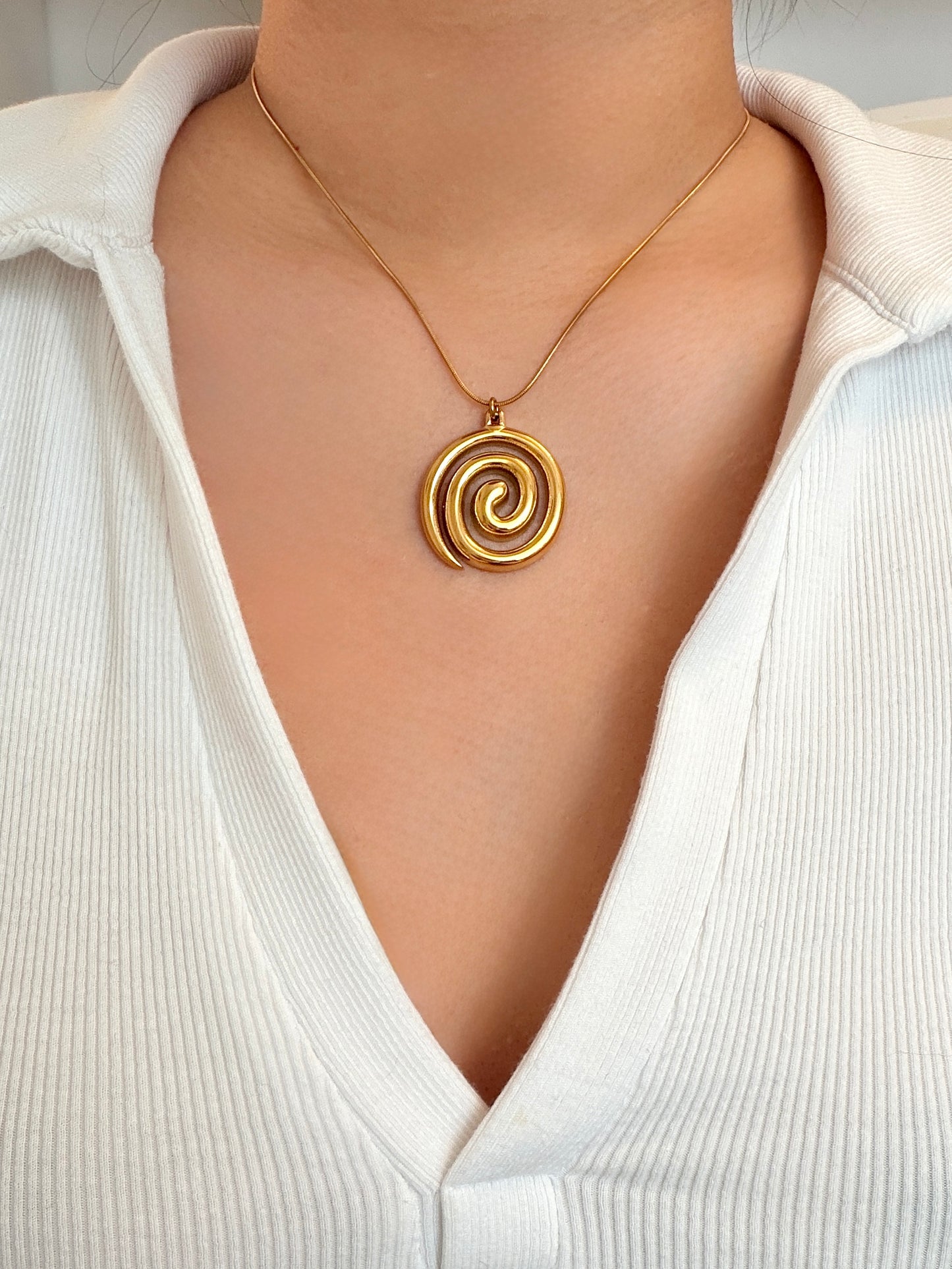 Swirl Pendant Necklace
